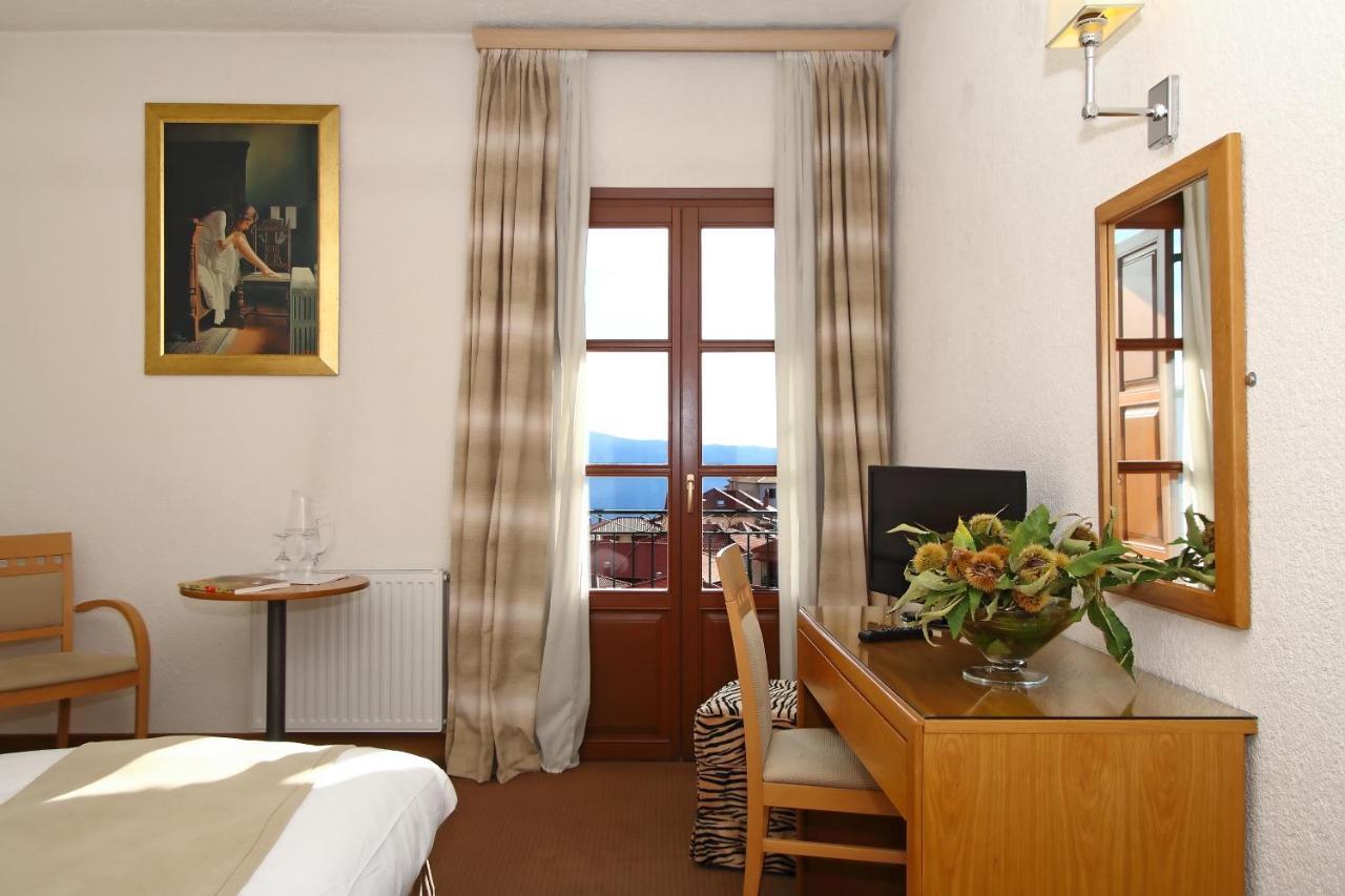 Boutique Hotel Parnassia 阿拉霍瓦 外观 照片